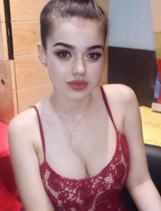 Искусство Делового Досуга: Почему Мужчины Заказывают Эскорт-Моделей для Бизнес-Встреч